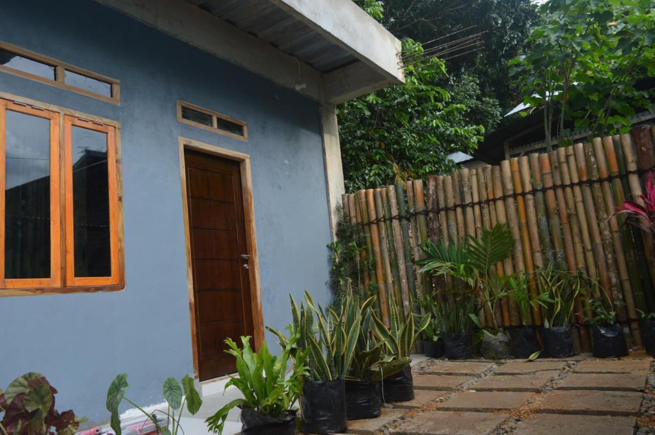 Labuan Bajo Mahoni Guesthouse エクステリア 写真