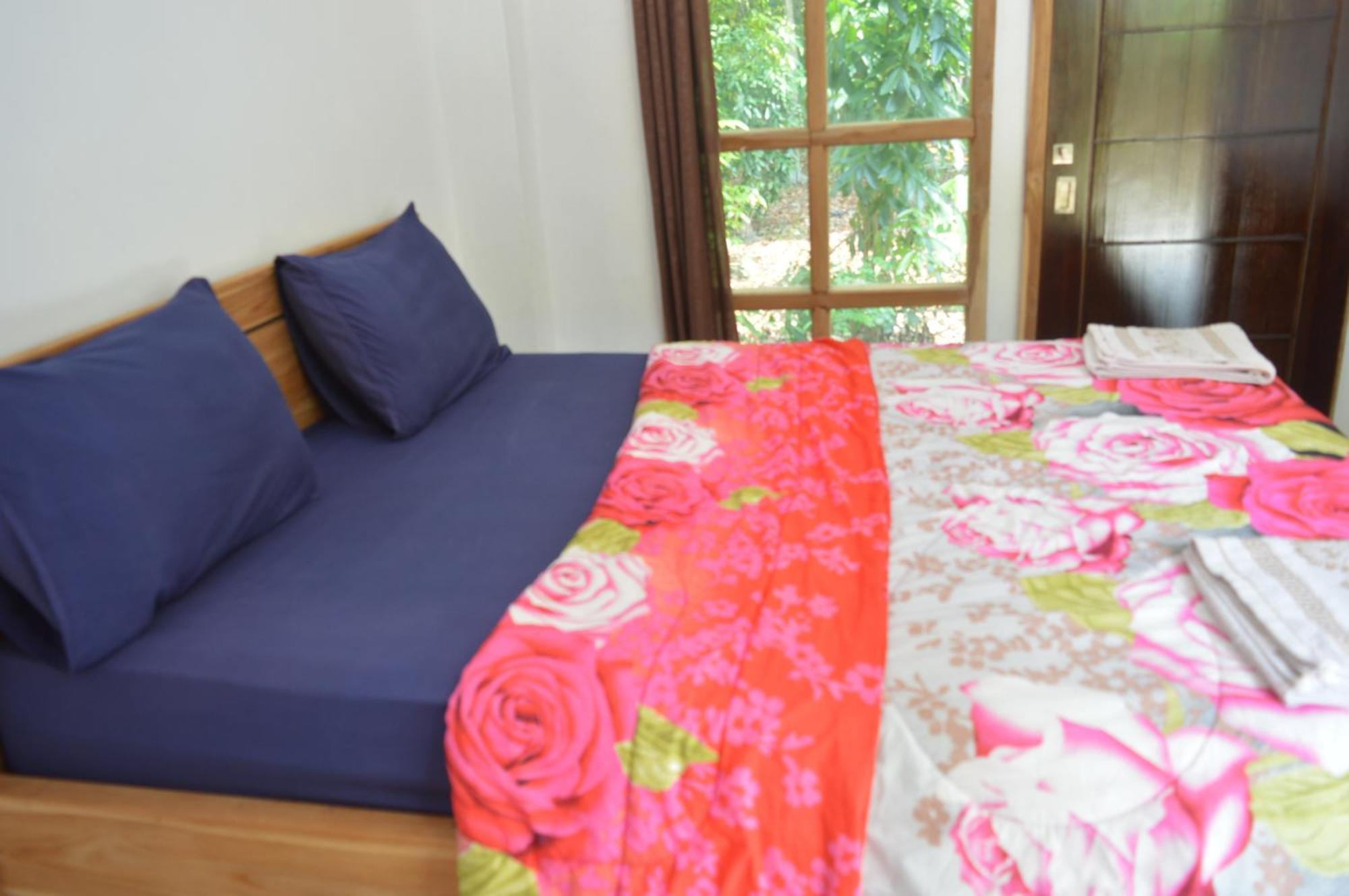 Labuan Bajo Mahoni Guesthouse エクステリア 写真